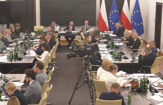 Będą surowe kary za ukryte reklamy polityczne. Obawy nadawców i wydawców