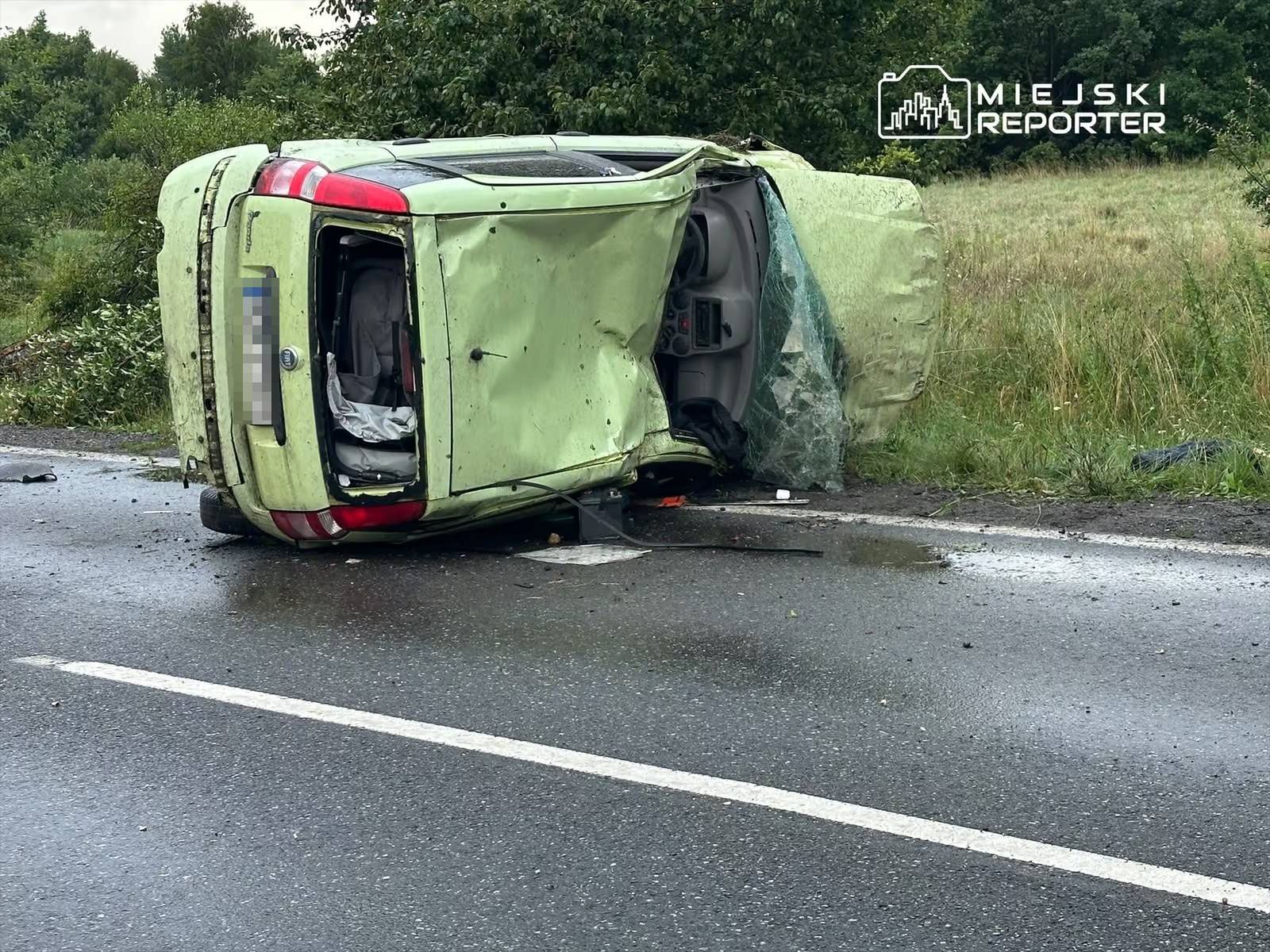 Nie żyje kierowca, który dachował fiatem w na DW719