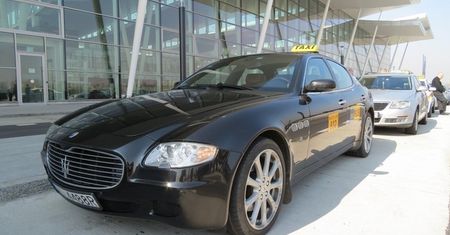 Maserati Quattroporte w roli taksówki - czemu nie?