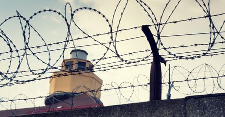 Przesiedział 5 lat w więzieniu. Domaga się od firmy 100 mln dol. odszkodowania