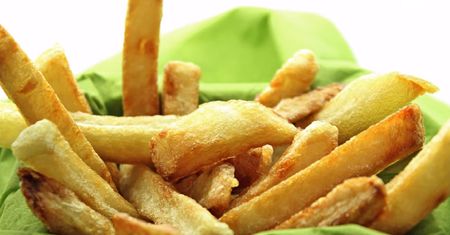 Przepis na frytki belgijskie. Idealna przekąska z 3 składników