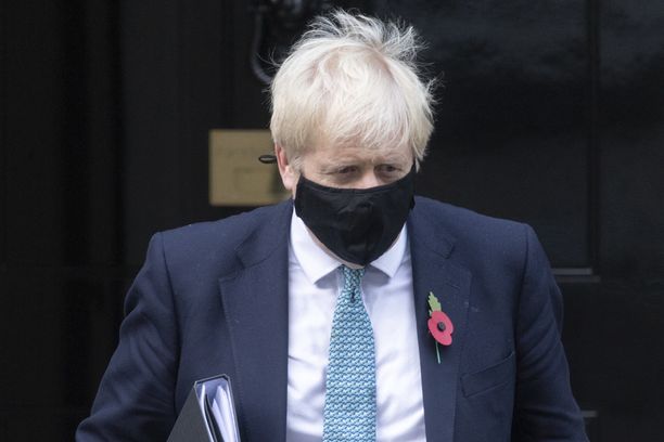 Boris Johnson ogłasza nowe obostrzenia