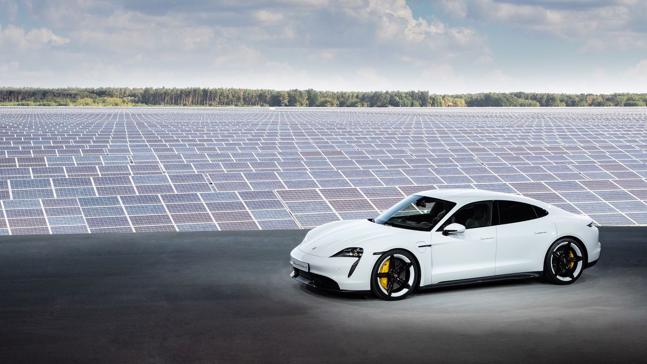 Porsche Taycan: premiera i pierwsza jazda tesla-killerem