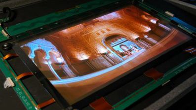 Wyświetlacze na butelkach i szybach? Nowości OLED z Cambridge 1