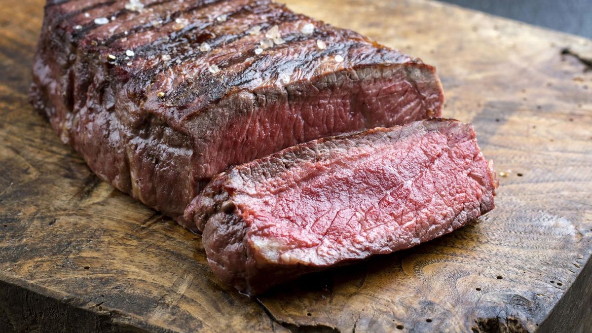 Seniorzy, którzy wolą krwiste steki, dostarczają organizmowi mniej białka niż ci, którzy wybierają te wysmażone
