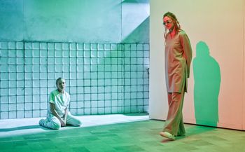 Bydgoszcz: Medea w czarną dziurę wepchnięta. Młodzi twórcy pokazali pazur w Teatrze Polskim - recenzja