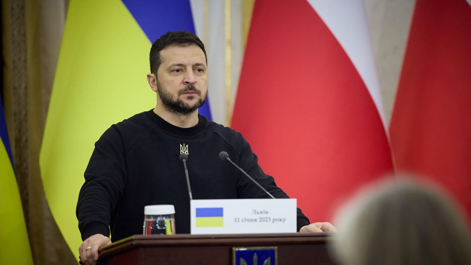 Zelensky Meets His Lithuanian and Polish Counterparts in Lviv
Ukrainian President Volodymyr Zelensky, Lithuanian President Gitanas Nauseda (not seen) and Polish President Andrzej Duda (not seen) attend a joint press conference after their meeting in Lviv, Ukraine on January 11, 2023. Presidents of Ukraine, Lithuania and Poland signed the Joint Declaration following the Second Summit of the Lublin Triangle in Lviv; official statment said. Photo by Ukrainian President Press Office / UPI Photo via Newscom
Dostawca: PAP/Newscom
Ukrainian President Press Office
war, Russia, Ukraine