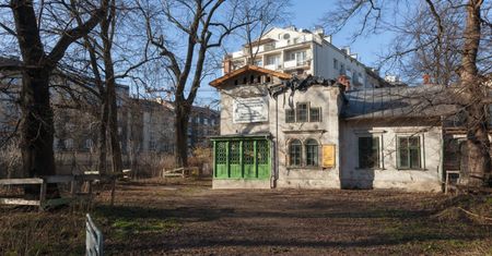 Szkielet i skarby pod fundamentami w centrum Krakowa. Zaskakujące odkrycie z przełomu XVI i XVII w.