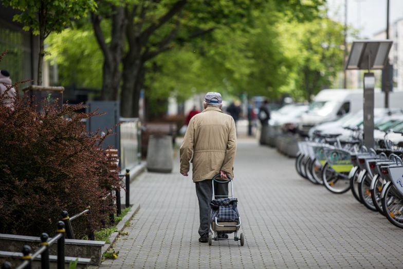 ZUS: emeryci dostaną pieniądze przed świętami