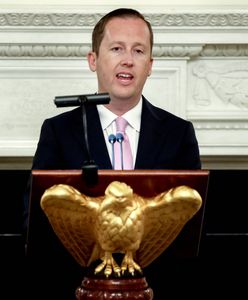 Rządzi personelem Trumpa. Urodził się w ZSRR