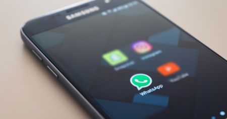 WhatsApp i zmiany prywatności: niektórzy przesiadają się na komunikator z 1996 r.