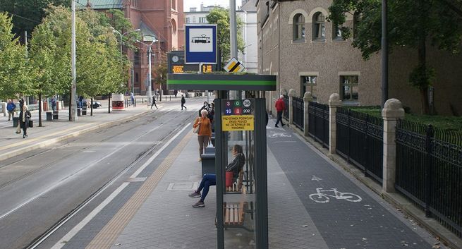 Kolejne zielone wiaty stanęły w centrum Poznania