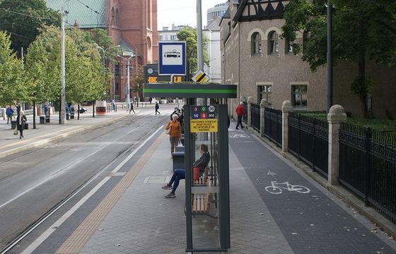 Kolejne zielone wiaty stanęły w centrum Poznania