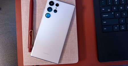 Samsung Galaxy S22 Ultra zawodzi. Użytkownicy narzekają na GPS