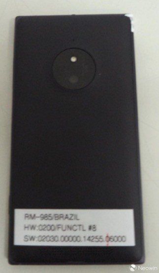 Nokia Lumia 830 będzie tańszą i mniejszą wersją Lumii 930? 7