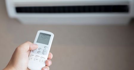 Chłodzisz się klimatyzacją? Oto, co najczęściej robią źle Polacy