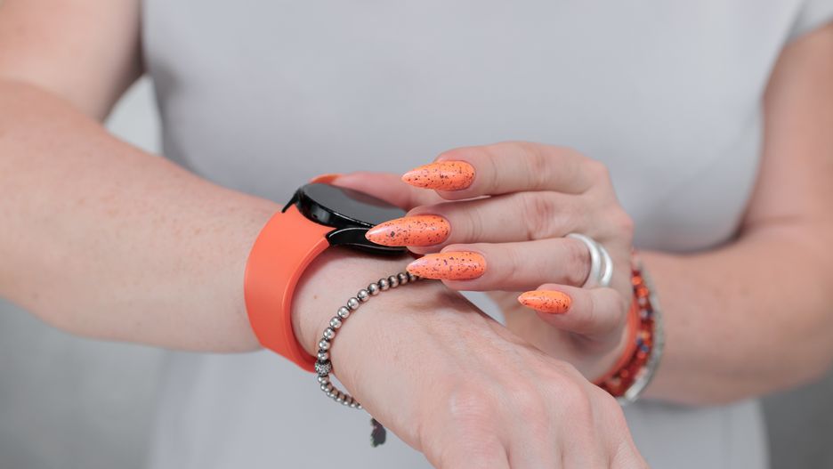 Pomarańczowy manicure, neon, koral