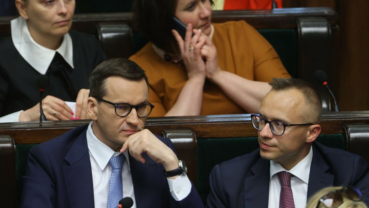 54. posiedzenie Sejmu IX kadencji12.05.2022 Warszawa Sejm 54. posiedzenie Sejmu IX kadencji  Fot. Andrzej Iwanczuk/REPORTERn/z: Mateusz Morawiecki, Artur SobonAndrzej Iwanczuk/REPORTER