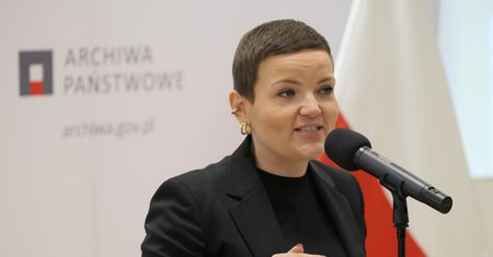 Podróże minister Cienkowskiej. Kontrowersje wokół kosztownej delegacji