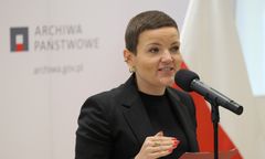 Podróże minister Cienkowskiej. Kontrowersje wokół kosztownej delegacji