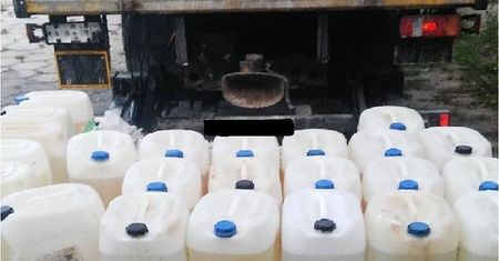 Wyciek kwasu solnego w Opolu Lubelskim. Żrącą substancję przewoził kurier