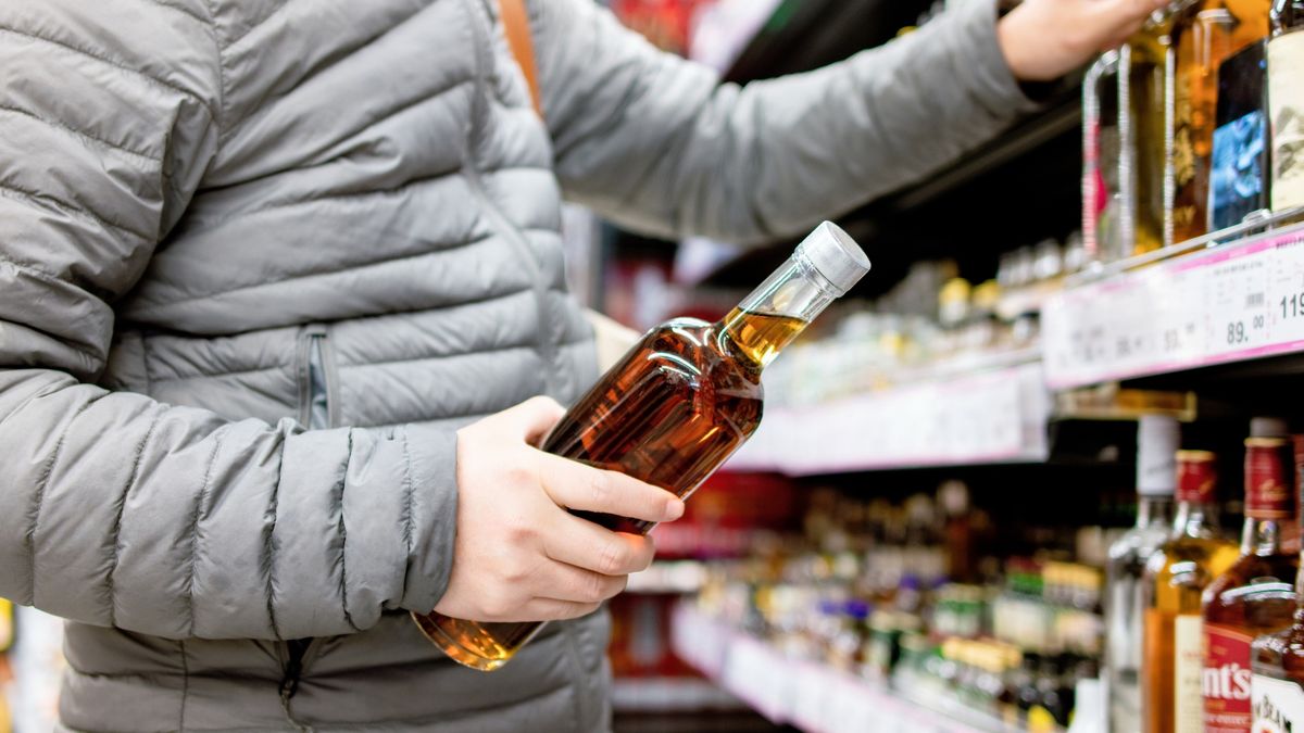 Rządzący chcą ograniczyć sprzedaż alkoholu