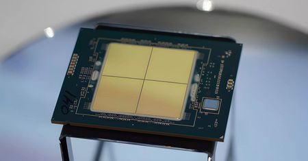 Czarne chmury nad procesorami Intel. Producent po raz kolejny opóźnia premierę