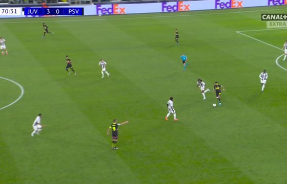 UOKiK zajmie się Play. Chodzi o stacje z Ligą Mistrzów