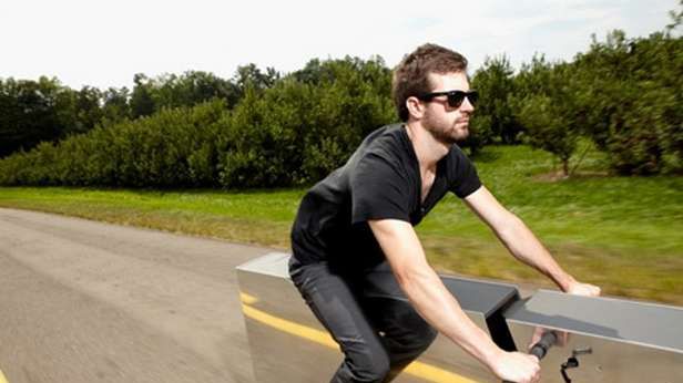 Lustrzany motocykl - kwintesencja paskudztwa nazywana sztuką 1