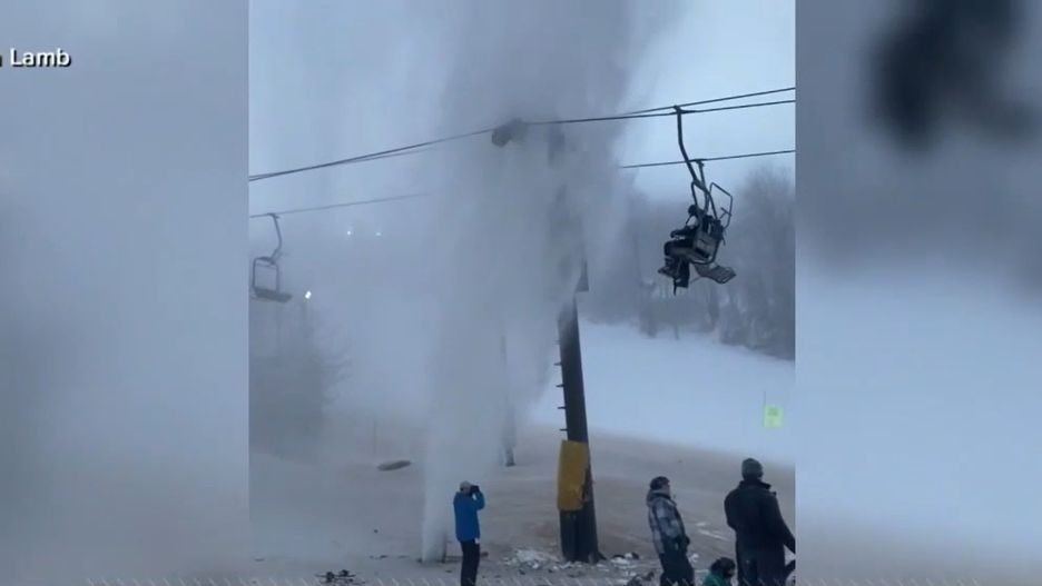 USA. Wypadek na stoku narciarskim. Ludzie zeskakiwali z kolejki krzesełkowej. Fot. Screen z Twittera