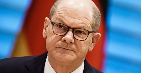 Kanclerz Niemiec rozwiał wątpliwości ws. rosyjskiej ropy i gazu. "To świadoma decyzja"