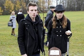 Młodsza córka Grzegorza Ciechowskiego jest geofizykiem. Ma narzeczoną