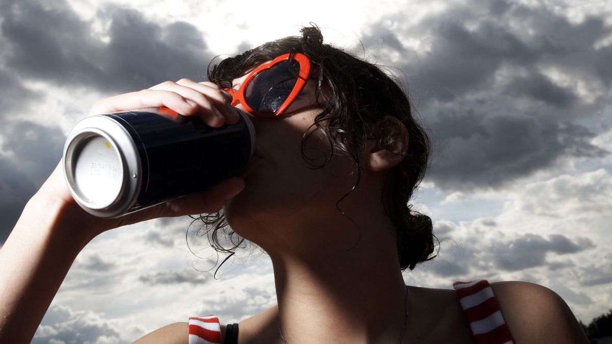 Uwaga na napoje w puszkach. Zawierają groźne substancje