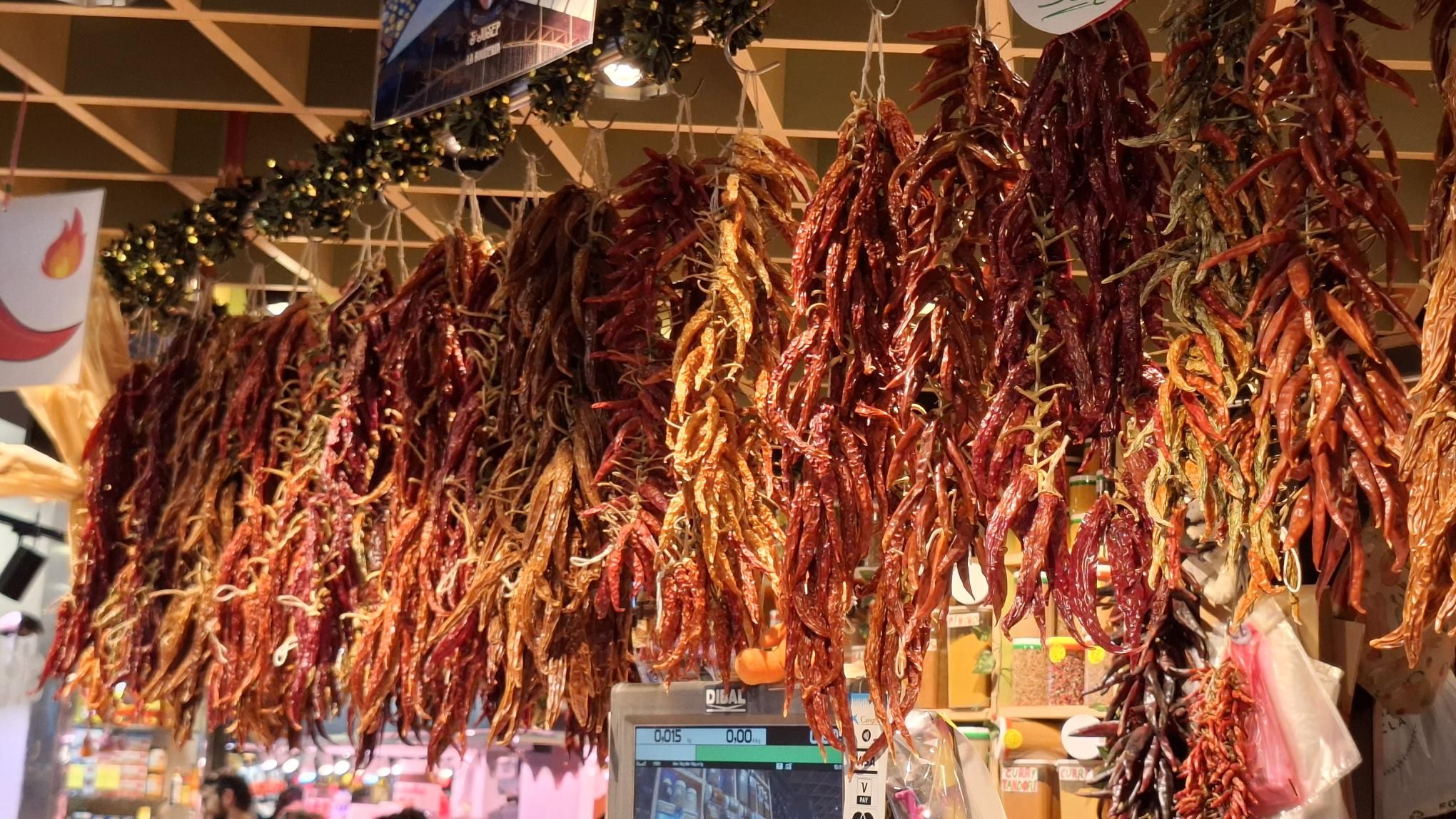 Co znajdziemy na Mercat de la Boqueria w Barcelonie?