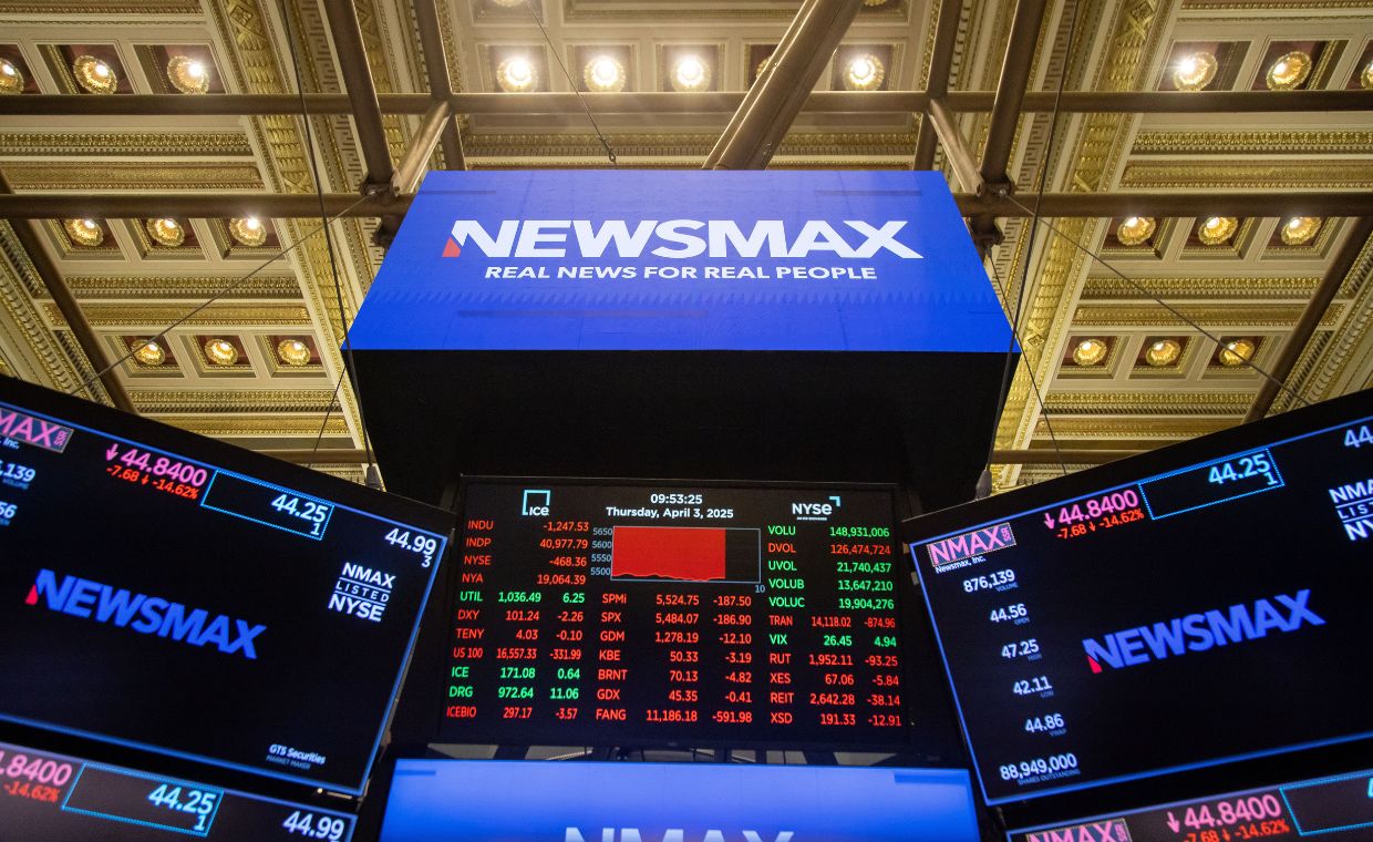 Newsmax chce wkroczyć do Polski. Media: Kto stoi za nową telewizją?