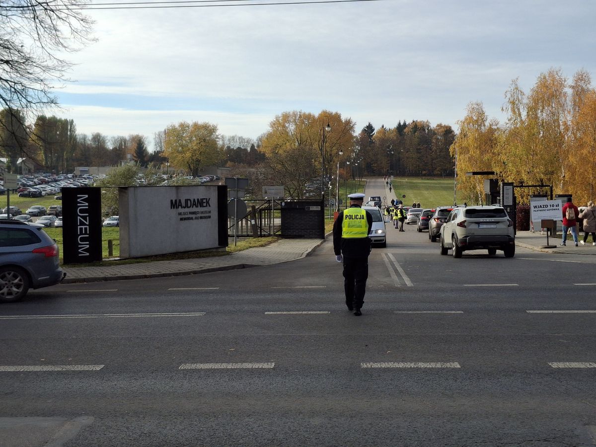 Lublin: Policjanci czuwają nad bezpieczeństwem w czasie święta