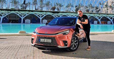 Test wideo: Lexus LBX - dla bogatych miastowych