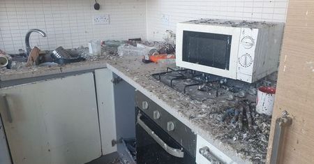Wyjechał i nie zamknął okna. Zdjęcia jego mieszkania niosą się w sieci