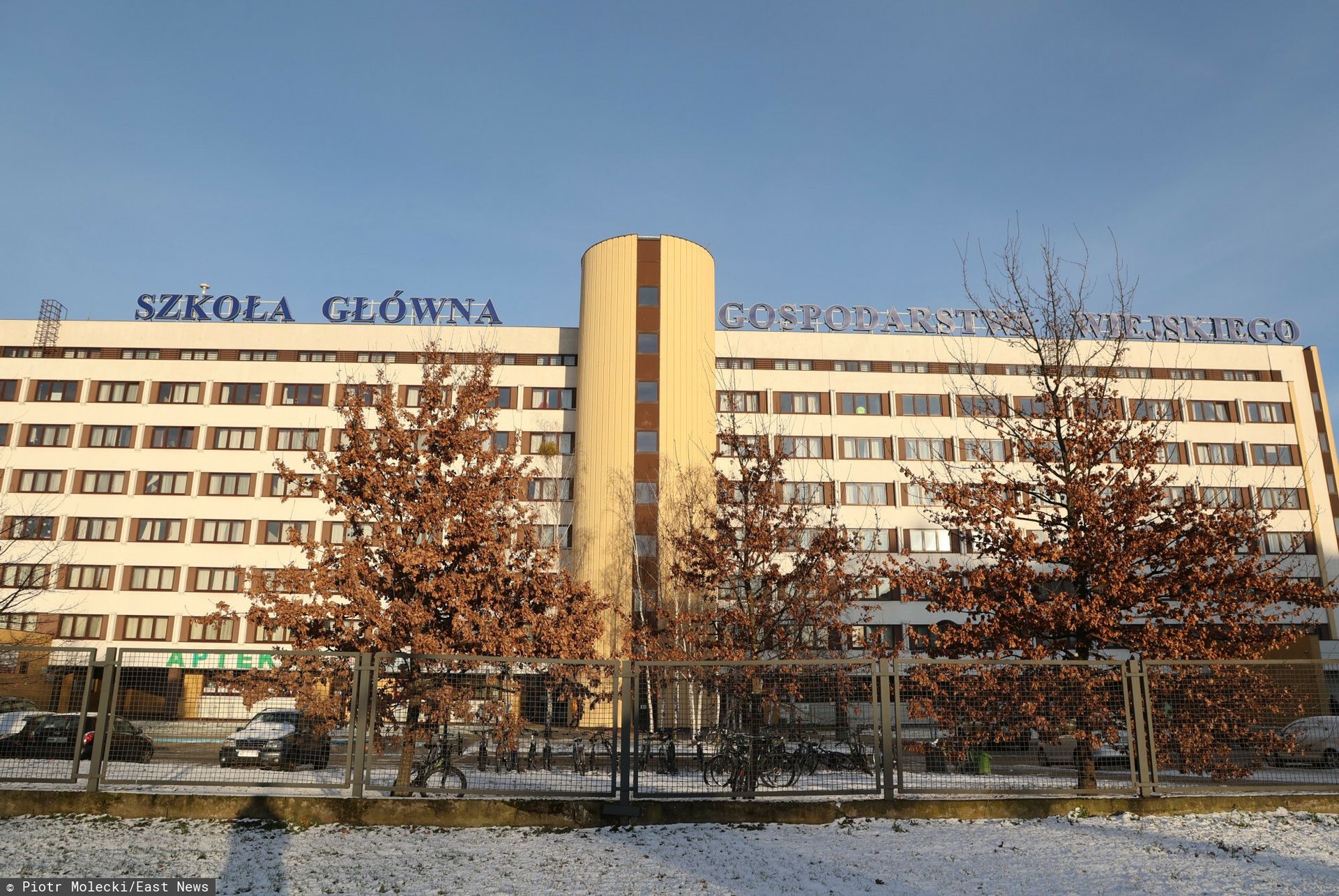 SGGW zwolniła profesora Karpińskiego po incydencie z bronią