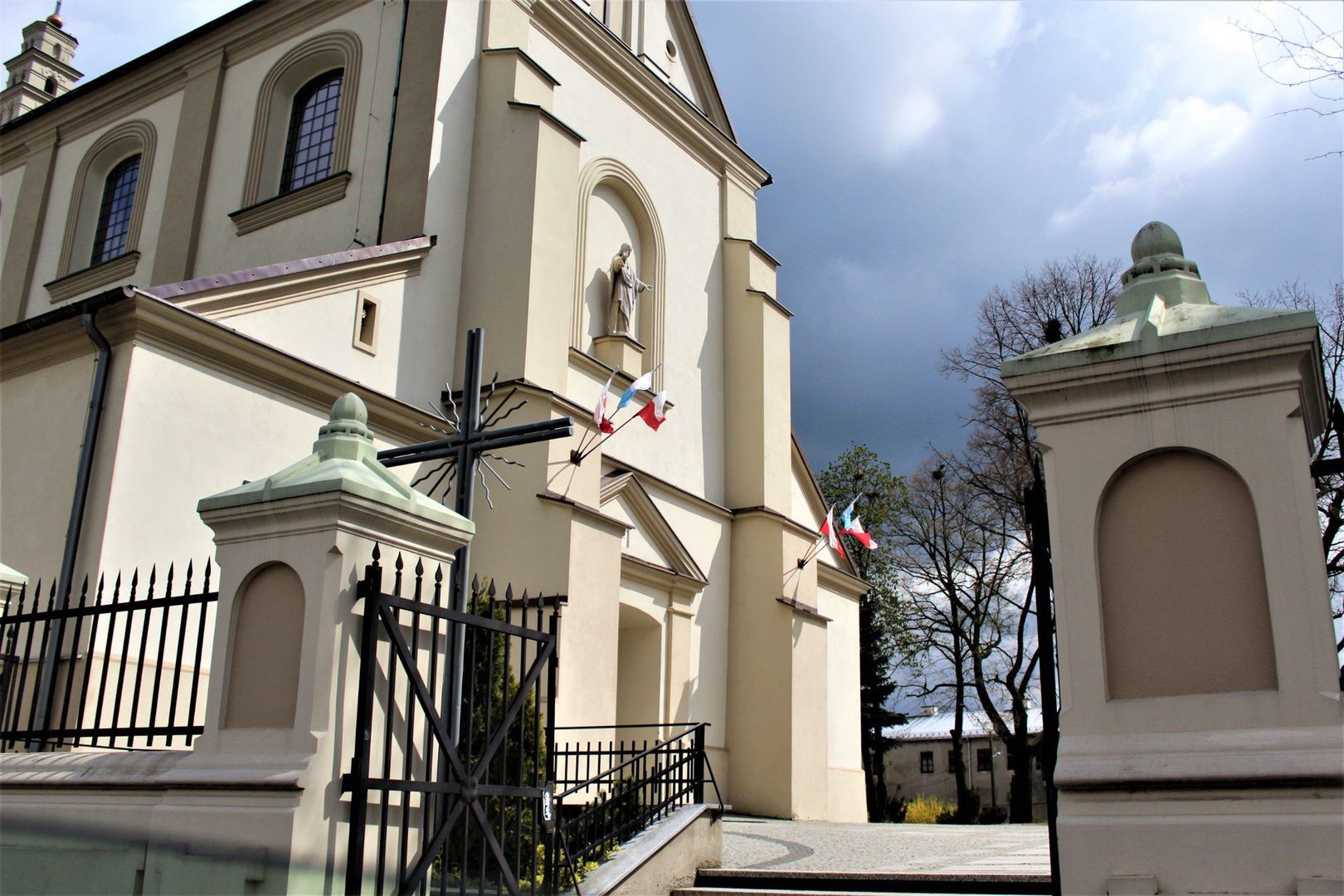 Na zdjęciach kościół pw. św. Andrzeja Apostoła w Łęczycy