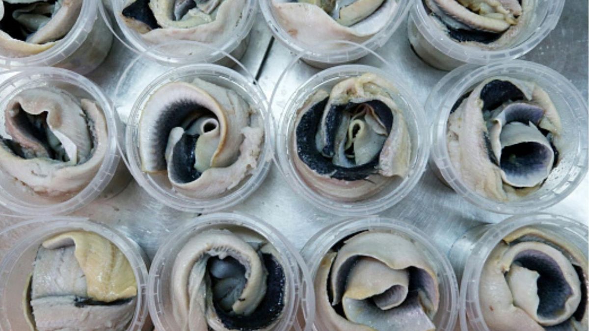 GIS wycofuje popularne śledzie i szprotki. Mogą być zanieczyszczone tlenkiem etylenu