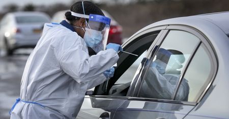 Wariant Lambda a szczepionka. Niepokojące badania