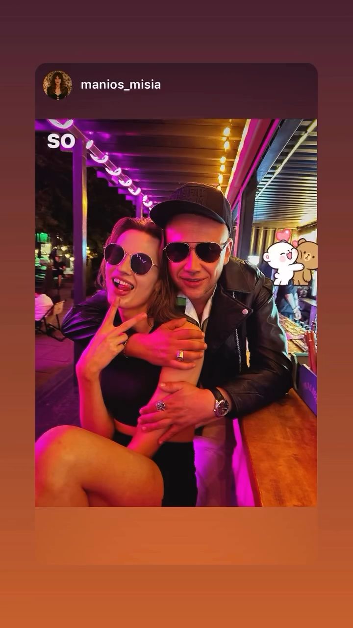 Michalina Manios z partnerem