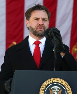 Wypadek kolumny J.D. Vance'a. Policjant w stanie krytycznym