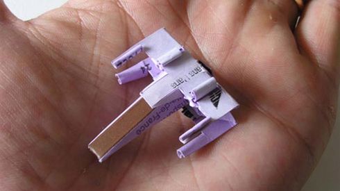 X-wing zrobiony z biletu na paryskie metro 1