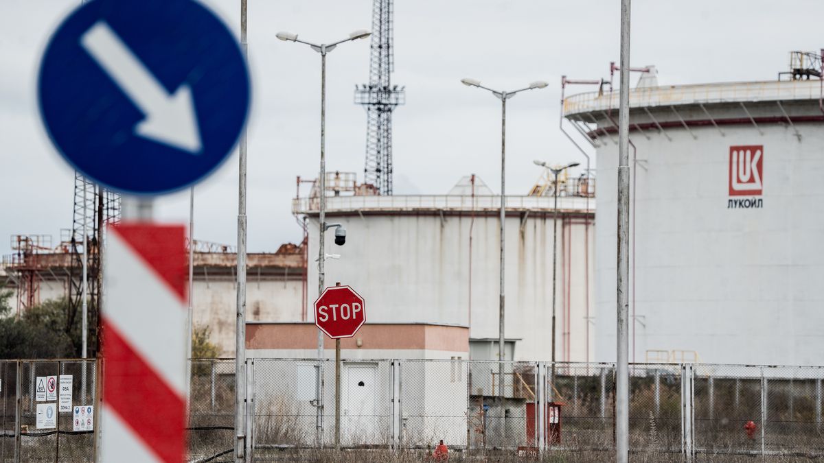 Bulgaria May Seize Lukoil Burgas In Wake Of Sanctions
BURGAS, BULGARIA - NOVEMBER 7: A general view of a Lukoil Neftochim Oil Company rafinery on November 07, 2025 in Burgas, Bulgaria. According to reports in Bulgarian media, the country is preparing to seize Lukoil's Burgas oil refinery after the Russian oil company was subjected to US sanctions last month. (Photo by Hristo Rusev/Getty Images)
Hristo Rusev
