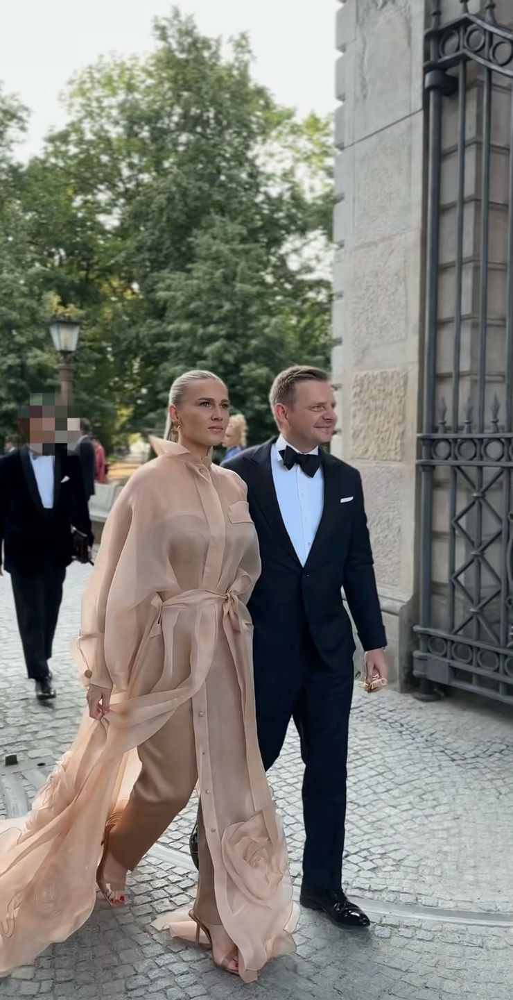 Gwiazdy meldują się na balu u Omeny Mensah i Rafała Brzoski