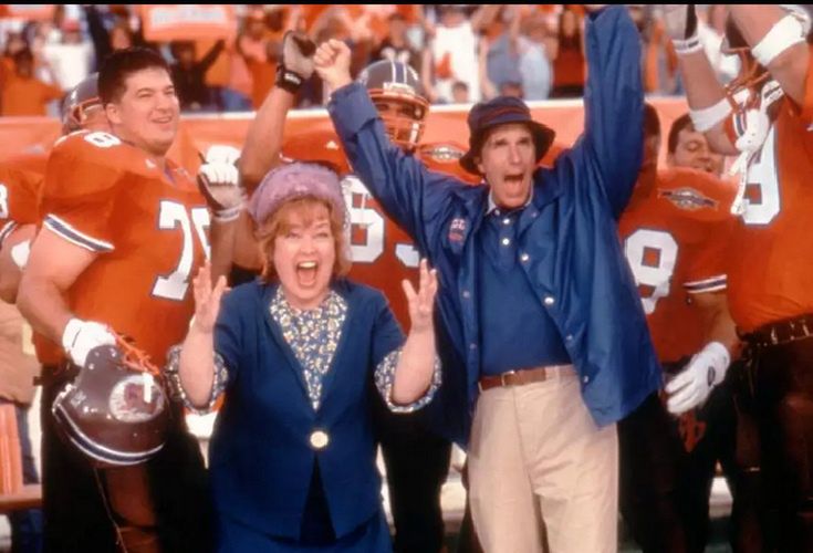 Kathy Bates i Adam Sandler w filmie "Waterboy"