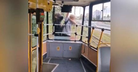 Tak jechali tramwajem. Bulwersujące sceny w Łodzi