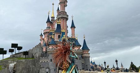 Szok we Francji. 9-latka jako fałszywa panna młoda w Disneylandzie